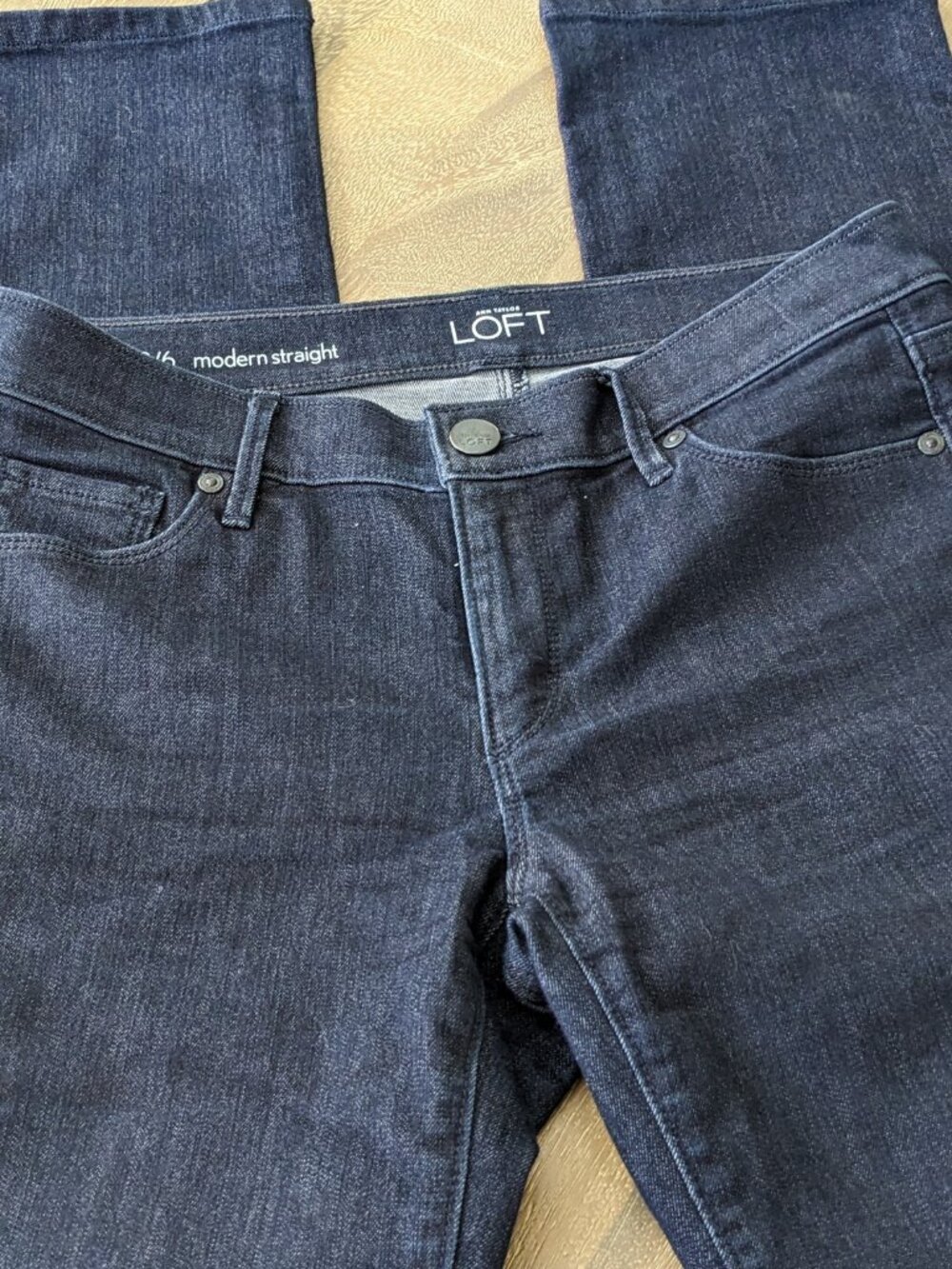 Ann Taylor Loft, Dark Wash Style Modern Straight 5 Pocket Jeans, Size 28/6